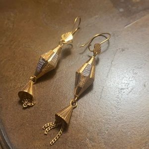- 21 karat gold earrings
